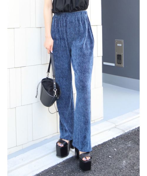 EMODA（エモダ）の「グロスフィットフレアパンツ（その他パンツ・レディース・ブラック/パープル/ブラウン/ブルー・FREE）」の3枚目の写真