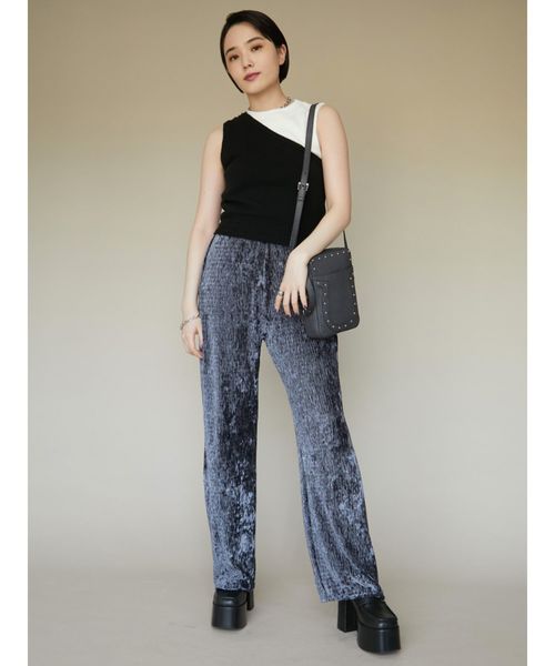 EMODA（エモダ）の「グロスフィットフレアパンツ（その他パンツ・レディース・ブラック/パープル/ブラウン/ブルー・FREE）」の7枚目の写真