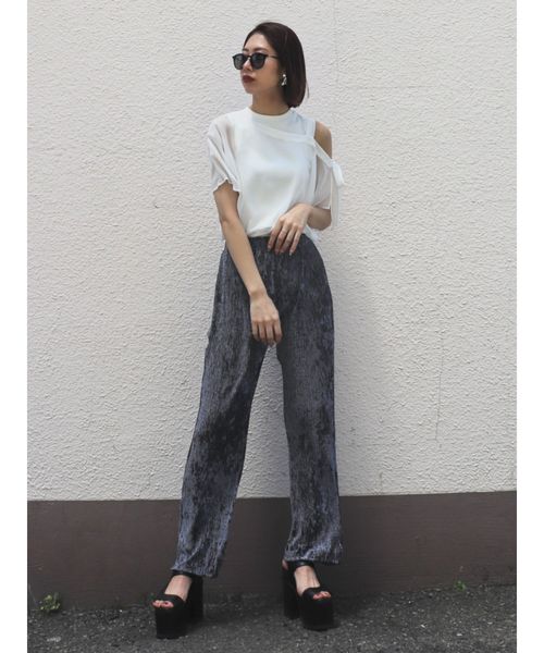 EMODA（エモダ）の「グロスフィットフレアパンツ（その他パンツ・レディース・ブラック/パープル/ブラウン/ブルー・FREE）」の15枚目の写真