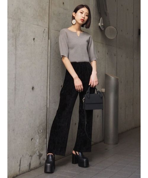 EMODA（エモダ）の「グロスフィットフレアパンツ（その他パンツ・レディース・ブラック/パープル/ブラウン/ブルー・FREE）」の17枚目の写真