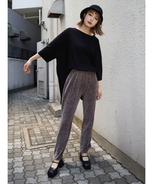 EMODA（エモダ）の「グロスフィットフレアパンツ（その他パンツ・レディース・ブラック/パープル/ブラウン/ブルー・FREE）」の9枚目の写真