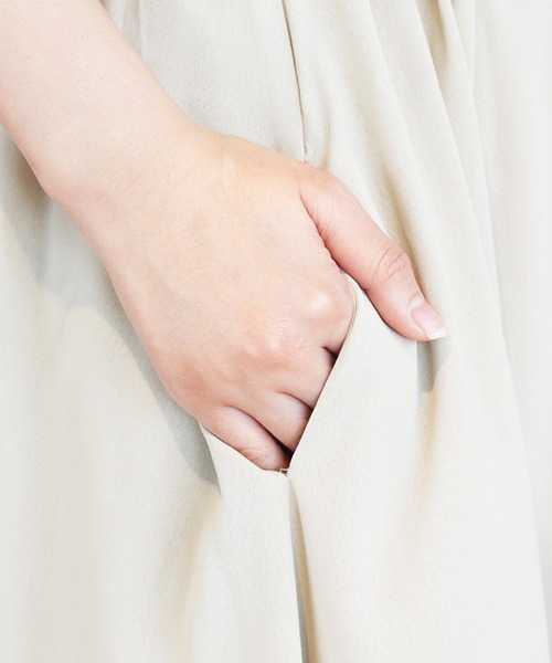 Ambre Neige（アンブルネージュ）の「フレンチスリーブワンピース／【WEB/EC限定商品】（ワンピース・レディース・ベージュ/ブルー系その他・FREE）」の9枚目の写真