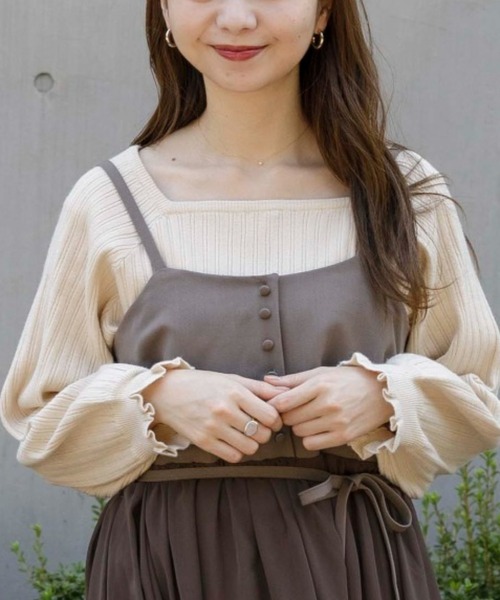 flower（フラワー）の「スクエアフリルリブニット（ニット/セーター・レディース・ベージュ/ピンク/アイボリー・FREE）」の3枚目の写真