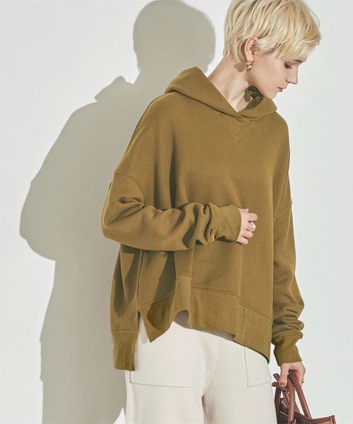 titivate（ティティベイト）の「ﾘﾗｯｸｽｿﾌﾄｶｯﾄｿｰﾌｰﾄﾞﾊﾟｰｶｰ（パーカー・レディース・ブラック/オリーブ/ブラウン系その他/グレイッシュベージュ・FREE）」の4枚目の写真