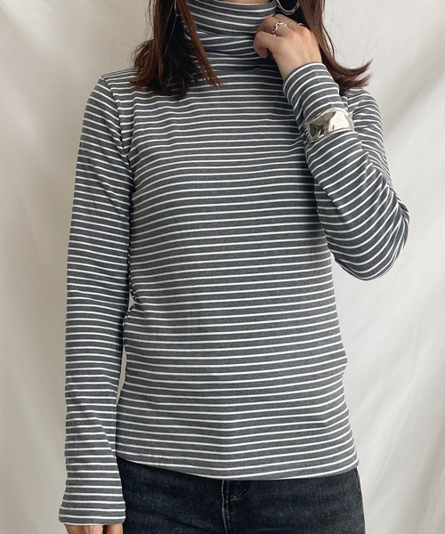 She's Closet(シーズクローゼット)の「裏起毛ハイネックボーダーカットソー(Tシャツ/カットソー・レディース・ホワイト/ブラック/グレー/キャメル・FREE)」の4枚目の写真