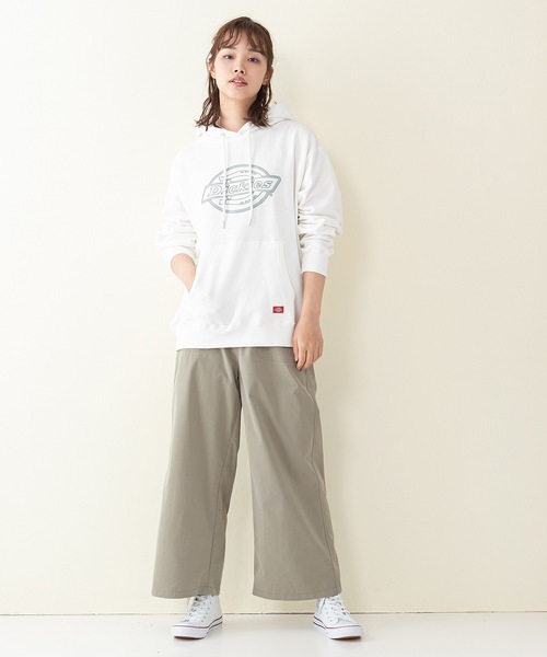 Dickies(ディッキーズ)の「【DICKIES/ディッキーズ】裏毛ロゴプリントパーカー ビッグロゴプリント(パーカー・レディース・ホワイト/ブラック/イエロー・MEDIUM/LARGE)」の4枚目の写真