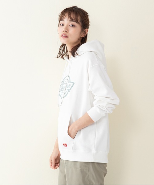 Dickies(ディッキーズ)の「【DICKIES/ディッキーズ】裏毛ロゴプリントパーカー ビッグロゴプリント(パーカー・レディース・ホワイト/ブラック/イエロー・MEDIUM/LARGE)」の8枚目の写真