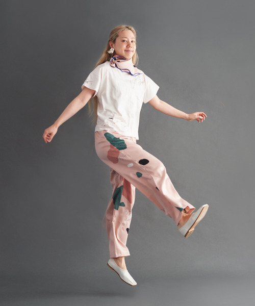 caph（カーフ）の「◇pink pepper × caph 刺繍Tシャツ（Tシャツ/カットソー・レディース・チャコールグレー/アイボリー・FREE）」の4枚目の写真