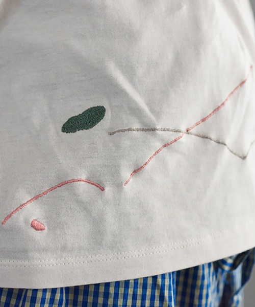 caph（カーフ）の「◇pink pepper × caph 刺繍Tシャツ（Tシャツ/カットソー・レディース・チャコールグレー/アイボリー・FREE）」の22枚目の写真