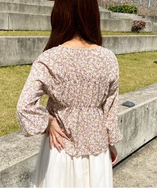 セール】Vネック花柄ブラウス【ZOZOTOWN限定アイテム】（シャツ