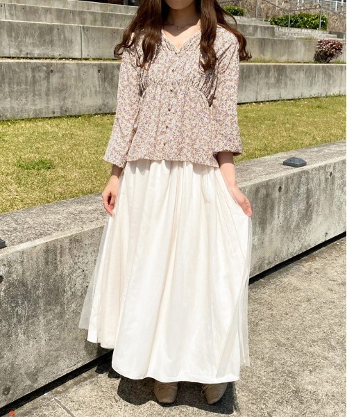apres jour(アプレジュール)の「Vネック花柄ブラウス【ZOZOTOWN限定アイテム】(シャツ/ブラウス・レディース・アイボリー/ブルー系その他/オフホワイト・X-LARGE/フリー)」の22枚目の写真