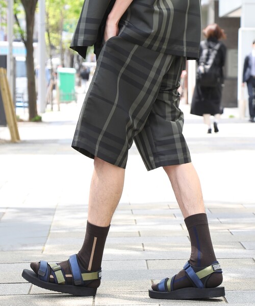 THE SHOP TK (ザ ショップ ティーケー )の「◆【WEB限定】リラックスシルエットスケーターショーツ/デニム/合皮/オンブレー/チェック/セットアップ対応可(その他パンツ・メンズ・オフホワイト/ブルー/ダークグリーン系1/ブラック/ベージュ系/ライトグリーン系/ブラック系/ブルー系・01/02/03/04)」の5枚目の写真