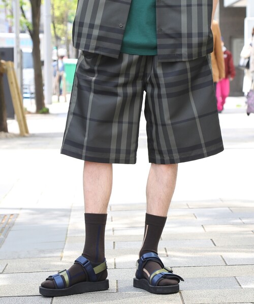 THE SHOP TK (ザ ショップ ティーケー )の「◆【WEB限定】リラックスシルエットスケーターショーツ/デニム/合皮/オンブレー/チェック/セットアップ対応可(その他パンツ・メンズ・オフホワイト/ブルー/ダークグリーン系1/ブラック/ベージュ系/ライトグリーン系/ブラック系/ブルー系・01/02/03/04)」の11枚目の写真