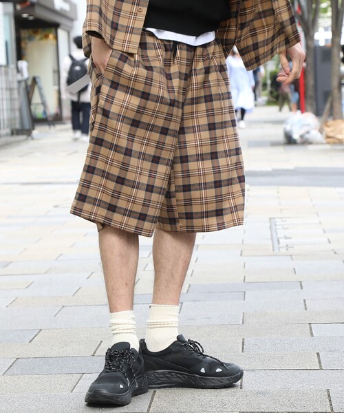 THE SHOP TK (ザ ショップ ティーケー )の「◆【WEB限定】リラックスシルエットスケーターショーツ/デニム/合皮/オンブレー/チェック/セットアップ対応可(その他パンツ・メンズ・オフホワイト/ブルー/ダークグリーン系1/ブラック/ベージュ系/ライトグリーン系/ブラック系/ブルー系・01/02/03/04)」の20枚目の写真