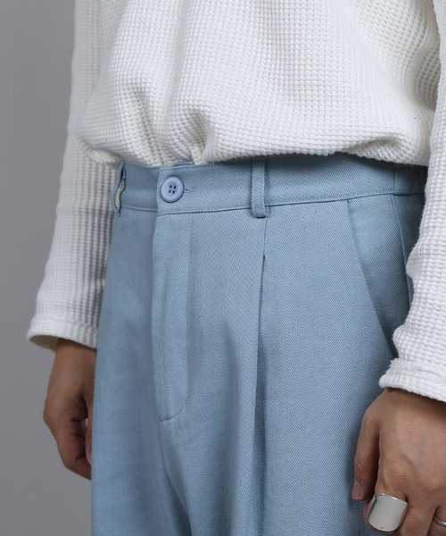 Lulu ＆ Arnie（るるあんどあーにー）の「オーバーサイズ 1タック ツイルパンツ（その他パンツ・メンズ・ブラック/グレー/オフホワイト/ブルーグレー/ブラック×ホワイト・MEDIUM/LARGE）」の8枚目の写真