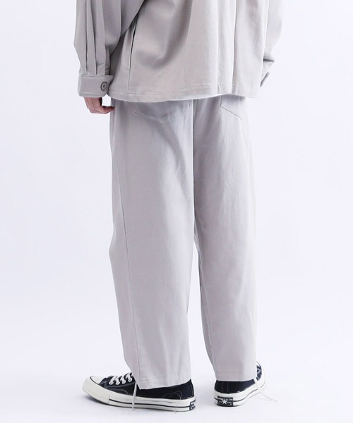 Lulu ＆ Arnie（るるあんどあーにー）の「オーバーサイズ 1タック ツイルパンツ（その他パンツ・メンズ・ブラック/グレー/オフホワイト/ブルーグレー/ブラック×ホワイト・MEDIUM/LARGE）」の19枚目の写真