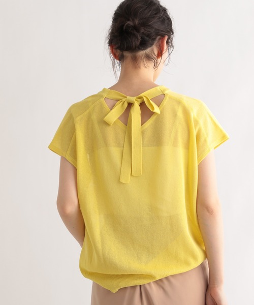 LE FOYER(ルフォワイエ)の「PATIO後ろリボンノースリーブプルオーバー(ニット/セーター・レディース・オフホワイト/ピンク/イエロー・38)」の2枚目の写真