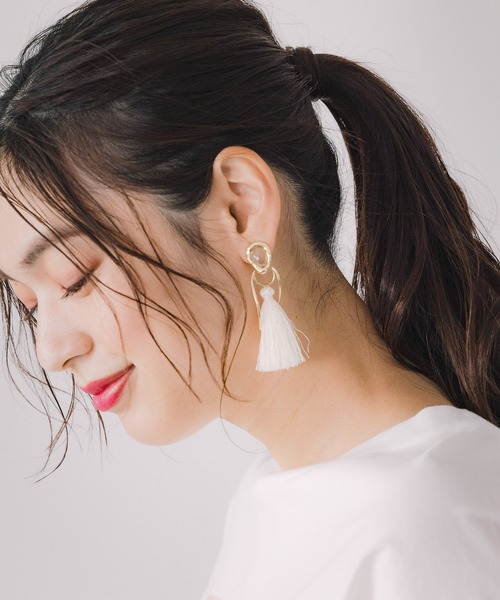 GLOBAL WORK(グローバルワーク)の「付替フリンジイヤリング【一部店舗限定】/944771(イヤリング・レディース・グリーン/ライトグレー/オフホワイト・FREE)」の13枚目の写真