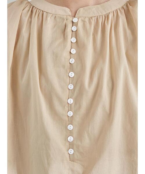 earth music&ecology（アースミュージックアンドエコロジー）の「シャーリングスリーブチュニック ＊（シャツ/ブラウス・レディース・ブラック/オフホワイト/サックスブルー/ベージュ・FREE）」の14枚目の写真