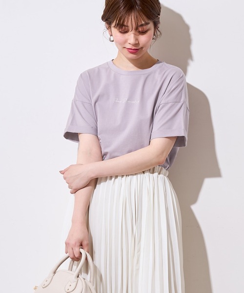 natural couture(ナチュラルクチュール)の「袖口ロールアップシルケットロゴT(Tシャツ/カットソー・レディース・オフホワイト/スミクロ/ライトベージュ/ラベンダー・FREE)」の15枚目の写真