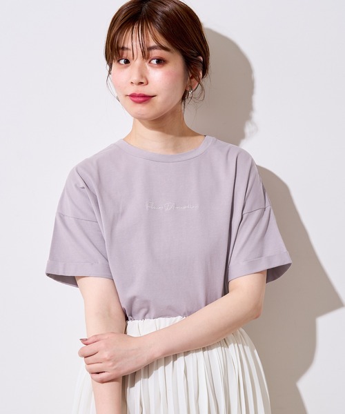 natural couture(ナチュラルクチュール)の「袖口ロールアップシルケットロゴT(Tシャツ/カットソー・レディース・オフホワイト/スミクロ/ライトベージュ/ラベンダー・FREE)」の14枚目の写真