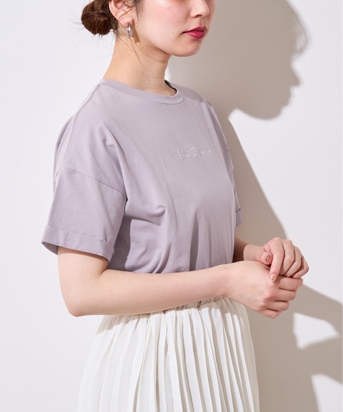 natural couture(ナチュラルクチュール)の「袖口ロールアップシルケットロゴT(Tシャツ/カットソー・レディース・オフホワイト/スミクロ/ライトベージュ/ラベンダー・FREE)」の13枚目の写真