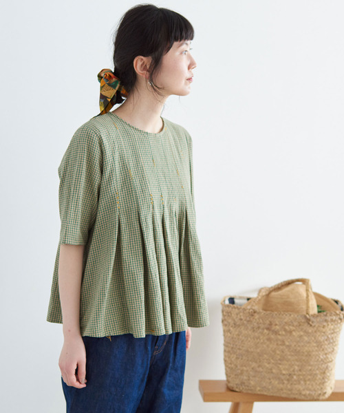 l'atelier du savon 手仕事刺繍 ギンガム リネンタックブラウス l'atelier du savon（アトリエドサボン）の「手仕事刺繍