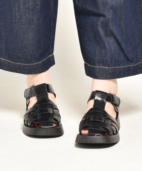 SVEC（シュベック）の「チャンキーソール スクエアトゥ グルカサンダル（サンダル・レディース・ホワイト/ブラック・39/35/36/37/38）」の13枚目の写真