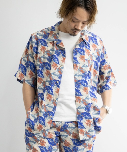 BARCEDOS（バルセドス）の「レーヨン プリント オープンカラー ビッグアロハシャツ（シャツ/ブラウス・メンズ・ホワイト/ネイビー/イエロー/ブルー・LL/M/L）」の3枚目の写真