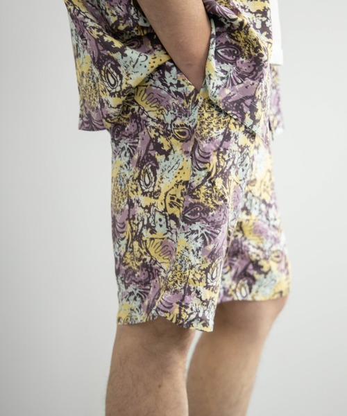 BARCEDOS（バルセドス）の「レーヨン プリント オープンカラー ビッグアロハシャツ（シャツ/ブラウス・メンズ・ホワイト/ネイビー/イエロー/ブルー・LL/M/L）」の12枚目の写真