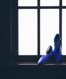 ポインテッドアンクルストラップフラットパンプス