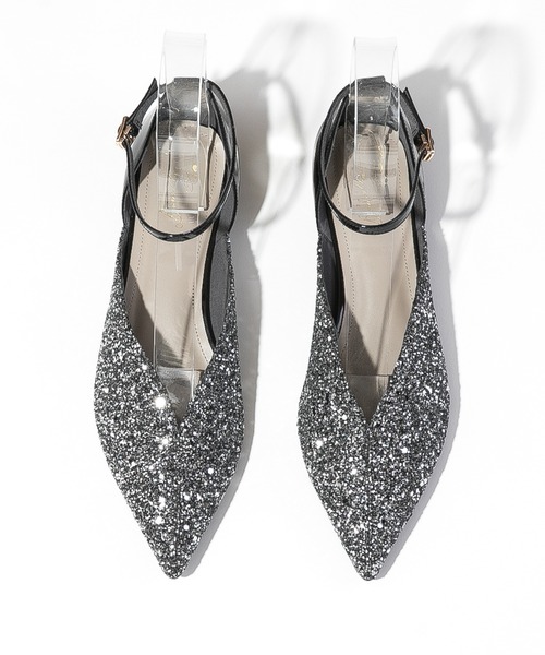 Daniella&GEMMA（ダニエラアンドジェマ）の「ポインテッドアンクルストラップフラットパンプス（パンプス・レディース・ブラック系その他/アイボリー/ブルー・37/39/36/38/35）」の13枚目の写真