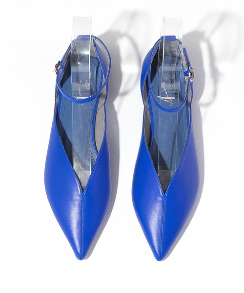 Daniella&GEMMA（ダニエラアンドジェマ）の「ポインテッドアンクルストラップフラットパンプス（パンプス・レディース・ブラック系その他/アイボリー/ブルー・37/39/36/38/35）」の16枚目の写真