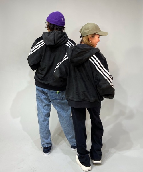 人気アイテム★アディダス ベロアパーカー 刺繍ロゴ 光沢感 ビッグシルエット adidas（アディダス）の「adidas/アディダス ビッグシルエット