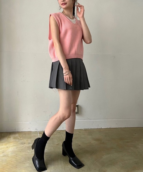 Jewelobe（ジュエローブ）の「ルーズショートニットベスト（ベスト・レディース・ブラック/オフホワイト/イエロー/ブルー/杢グレー/ピンク/ネイビー/ブラウン/カーキ・FREE）」の9枚目の写真