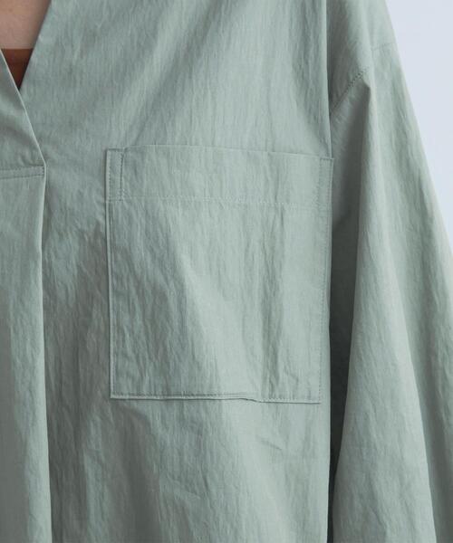 green label relaxing（グリーンレーベルリラクシング）の「ボリューム スリーブ スキッパー ブラウス（シャツ/ブラウス・レディース・ネイビー/オフホワイト/ライム・FREE）」の18枚目の写真