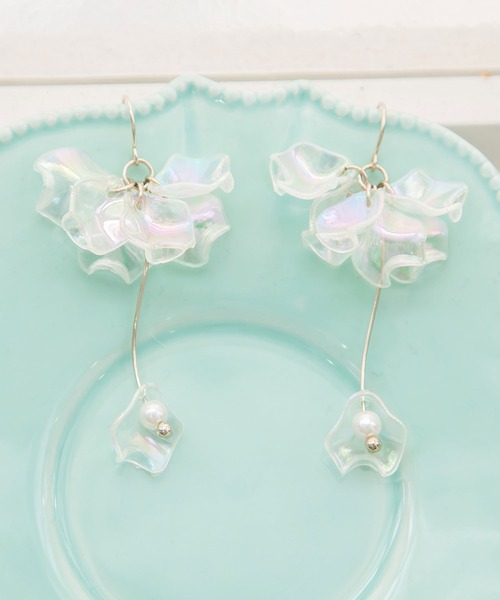 Newlyme（ニューリーミー）の「フラワーペタルピアスｏｒイヤリング（ピアス（両耳用）・レディース・クリア/ホワイト系その他/ホワイト/その他・FREE）」の10枚目の写真