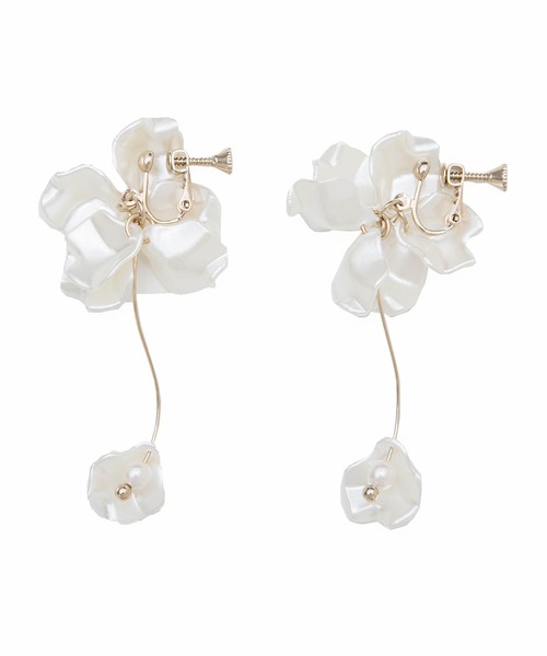 Newlyme（ニューリーミー）の「フラワーペタルピアスｏｒイヤリング（ピアス（両耳用）・レディース・クリア/ホワイト系その他/ホワイト/その他・FREE）」の9枚目の写真