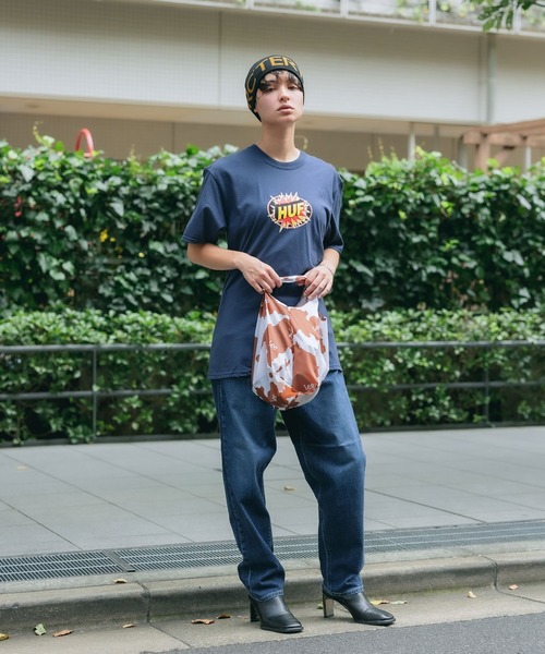 Lee(リー)の「Lee/リー ECO BAG 畳めるエコバッグ 小物 バック 牛柄(エコバッグ/サブバッグ・メンズ・ブラウン/ブラック・FREE)」の4枚目の写真