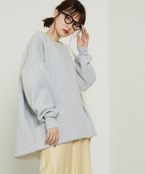 FREAK'S STORE（フリークスストア）の「ヘビーウェイト変形ラウンドヘムクルーネックスウェット（スウェット・レディース・ブルー/グレー/ブラック・マルチサイズ）」の2枚目の写真