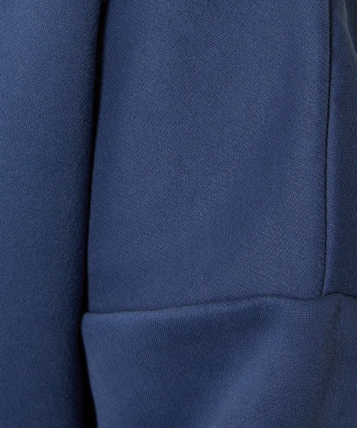 FREAK'S STORE（フリークスストア）の「ヘビーウェイト変形ラウンドヘムクルーネックスウェット（スウェット・レディース・ブルー/グレー/ブラック・マルチサイズ）」の12枚目の写真