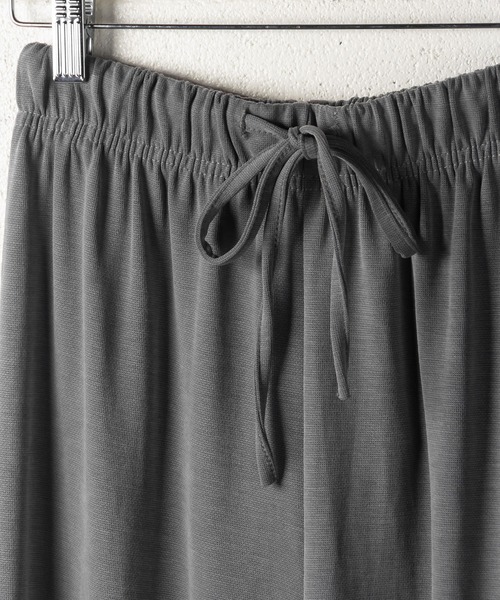 me+em select（ミームセレクト）の「スムースカットイージースラックス（スラックス・レディース・ブラック/ブラウン/グレー・FREE）」の14枚目の写真