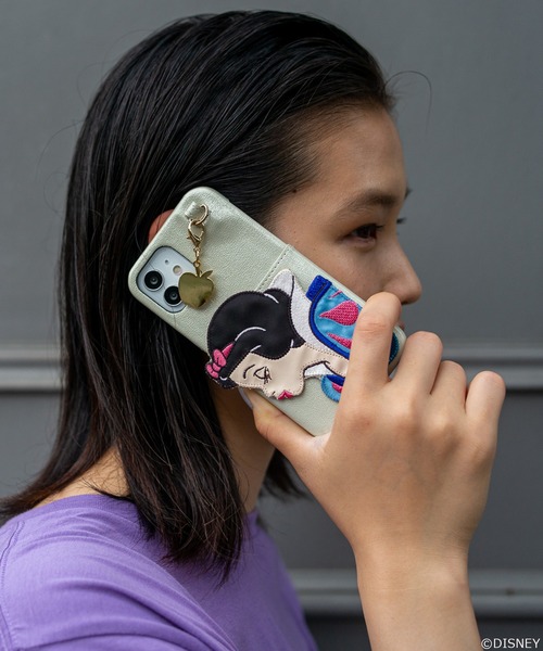Disney(ディズニー)の「スノーホワイト グリッターパッチワークiPhoneケース 12/12pro対応(スマホケース/カバー・レディース・ホワイト/ネイビー・FREE)」の2枚目の写真