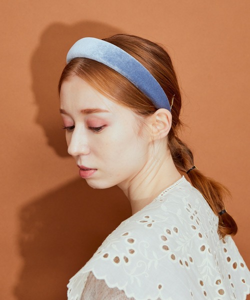 MADEMOISELLE ROPE'（マドモアゼル ロペ）の「ベロアカチューシャ（カチューシャ・レディース・サックスブルー/マスタード/ブラック・FREE）」の5枚目の写真