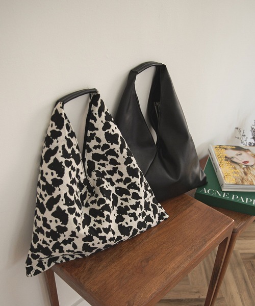 rectangle（レクタングル）の「トライアングルトートバッグ（トートバッグ・レディース・ホワイト×ブラック/ブラック/ブラック系その他/グリーン/オフホワイト/ベージュ・FREE）」の3枚目の写真