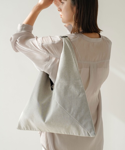 rectangle（レクタングル）の「トライアングルトートバッグ（トートバッグ・レディース・ホワイト×ブラック/ブラック/ブラック系その他/グリーン/オフホワイト/ベージュ・FREE）」の5枚目の写真