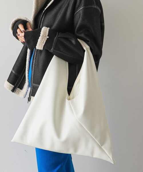 rectangle（レクタングル）の「トライアングルトートバッグ（トートバッグ・レディース・ホワイト×ブラック/ブラック/ブラック系その他/グリーン/オフホワイト/ベージュ・FREE）」の2枚目の写真