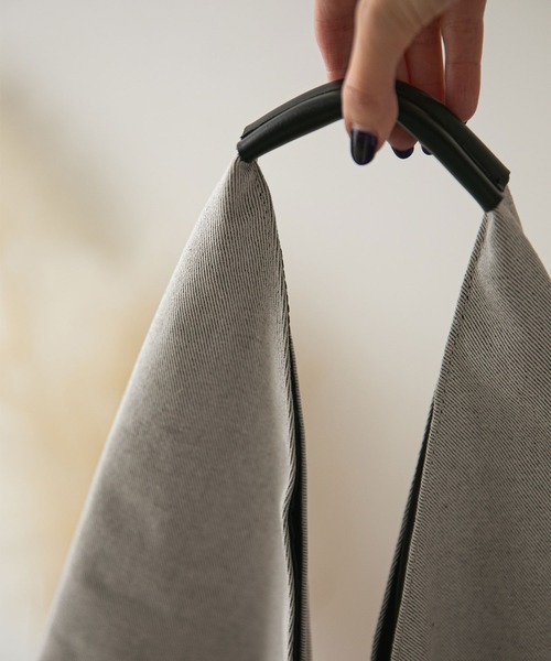 rectangle（レクタングル）の「トライアングルトートバッグ（トートバッグ・レディース・ホワイト×ブラック/ブラック/ブラック系その他/グリーン/オフホワイト/ベージュ・FREE）」の10枚目の写真