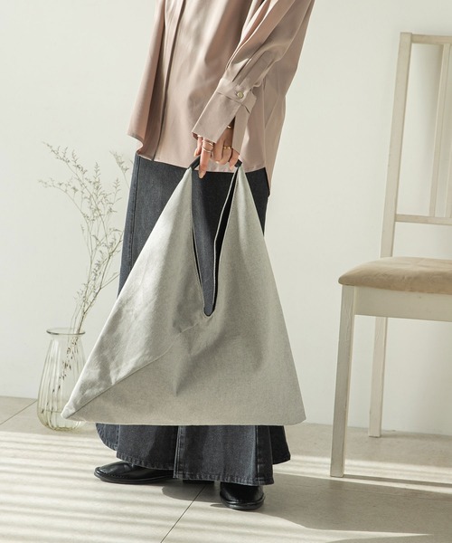 rectangle（レクタングル）の「トライアングルトートバッグ（トートバッグ・レディース・ホワイト×ブラック/ブラック/ブラック系その他/グリーン/オフホワイト/ベージュ・FREE）」の12枚目の写真