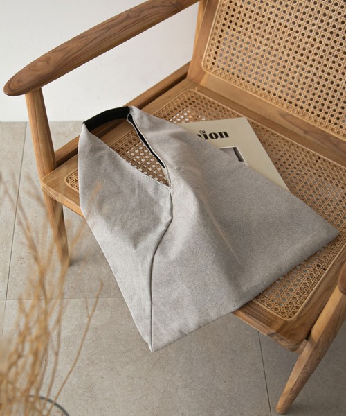 rectangle（レクタングル）の「トライアングルトートバッグ（トートバッグ・レディース・ホワイト×ブラック/ブラック/ブラック系その他/グリーン/オフホワイト/ベージュ・FREE）」の11枚目の写真